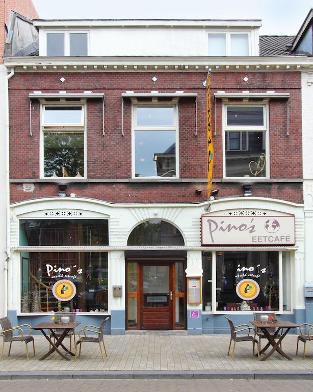Pinos Eetcafe Bed & Breakfast Tilburg Luaran gambar